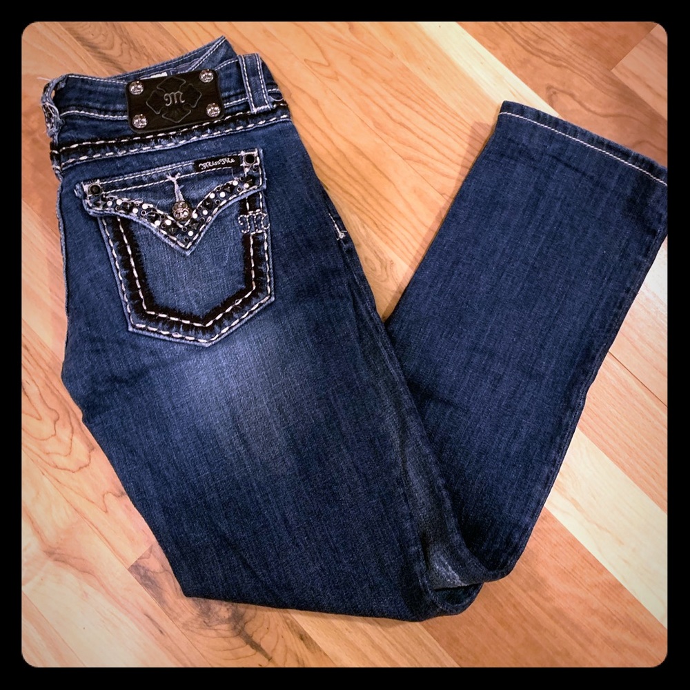 BUCKLE EXCLUSIVE MISS ME STRAIGHT JEANS SIZE 27